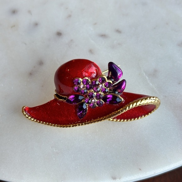 Wrap from Vivante by USA and red hat brooch or pendant for the Red Hat Society - Picture 10 of 17
